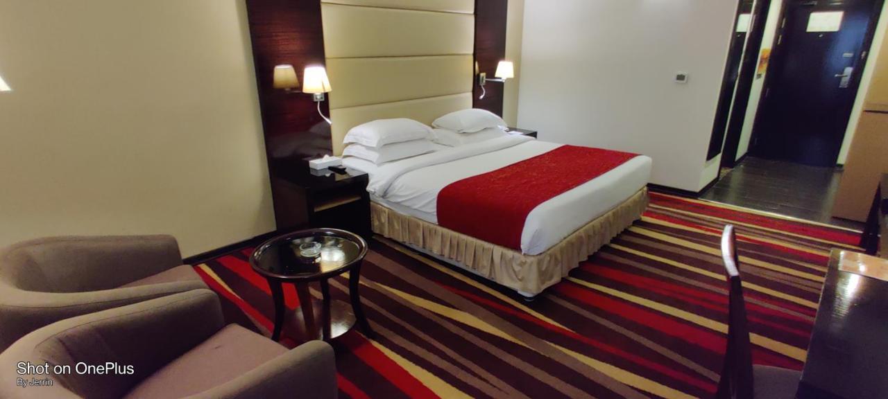 Nehal Hotel Abu Dhabi Bagian luar foto