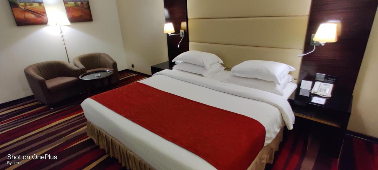 Nehal Hotel Abu Dhabi Bagian luar foto