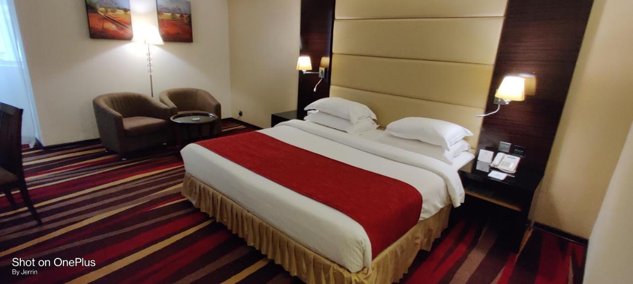 Nehal Hotel Abu Dhabi Bagian luar foto