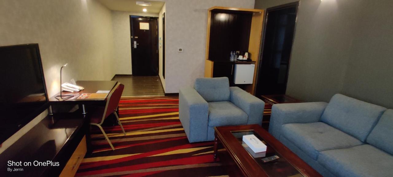 Nehal Hotel Abu Dhabi Bagian luar foto