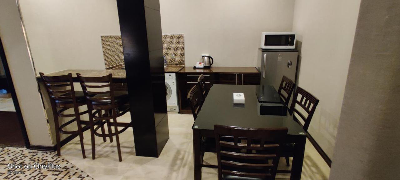 Nehal Hotel Abu Dhabi Bagian luar foto