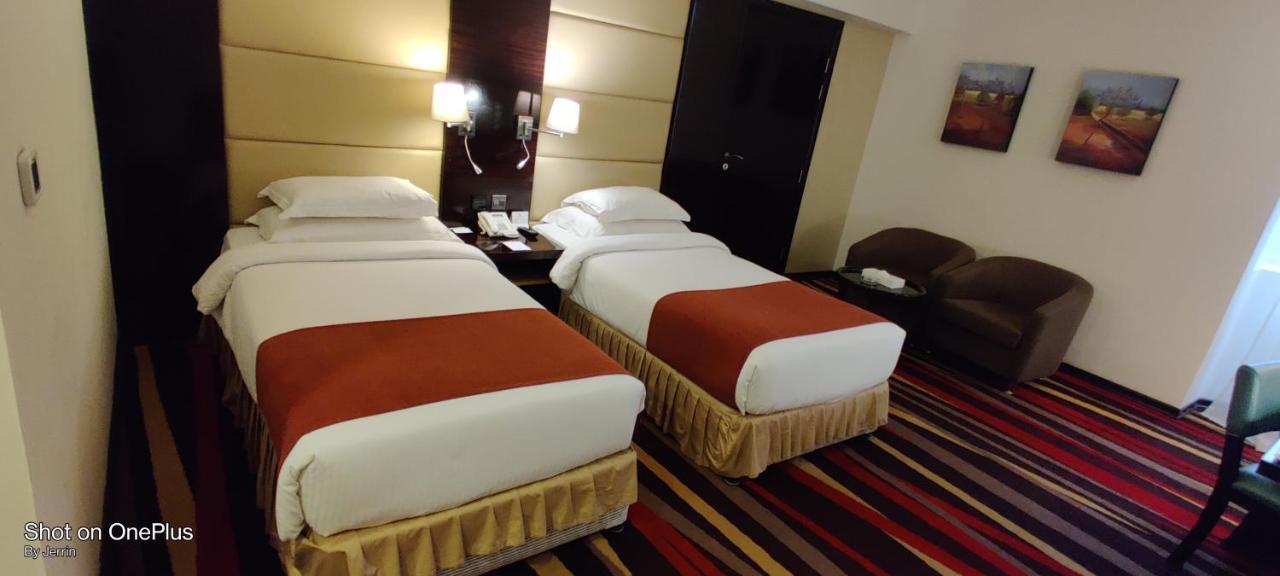 Nehal Hotel Abu Dhabi Bagian luar foto