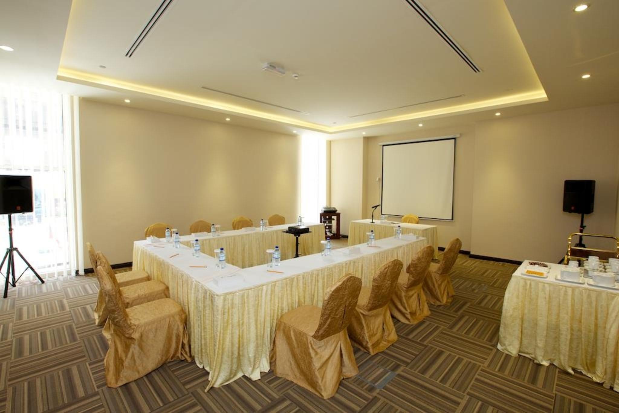 Nehal Hotel Abu Dhabi Bagian luar foto