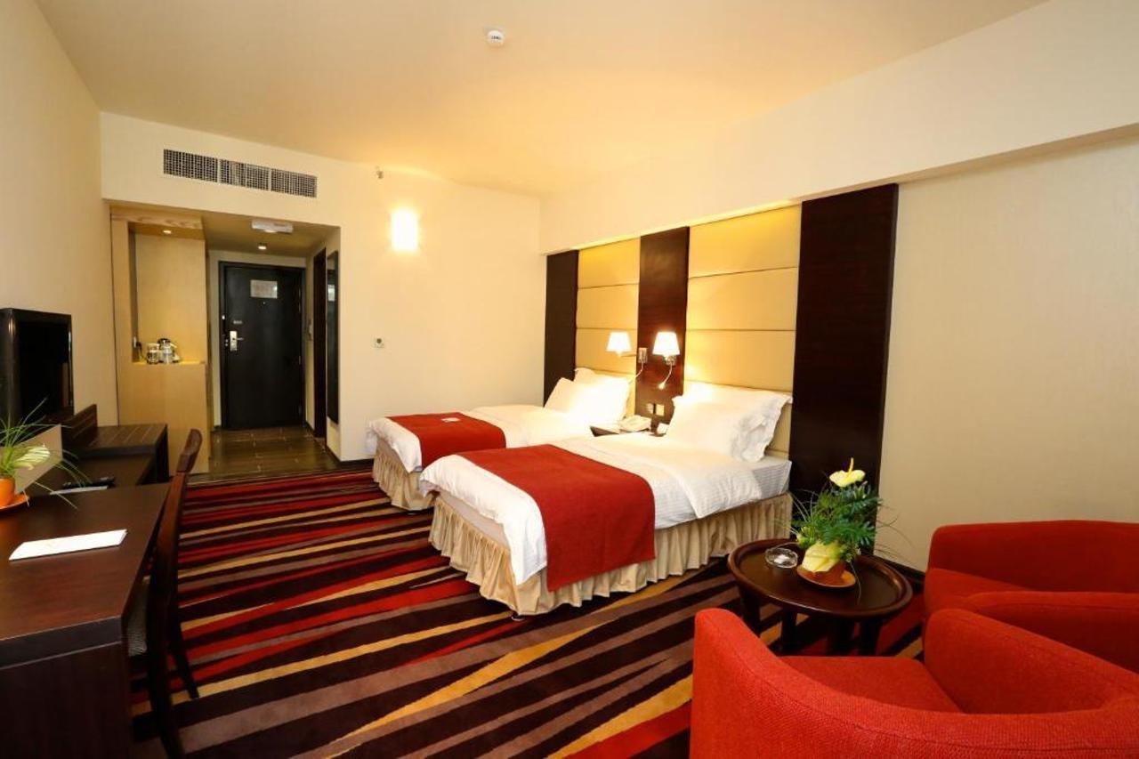 Nehal Hotel Abu Dhabi Bagian luar foto