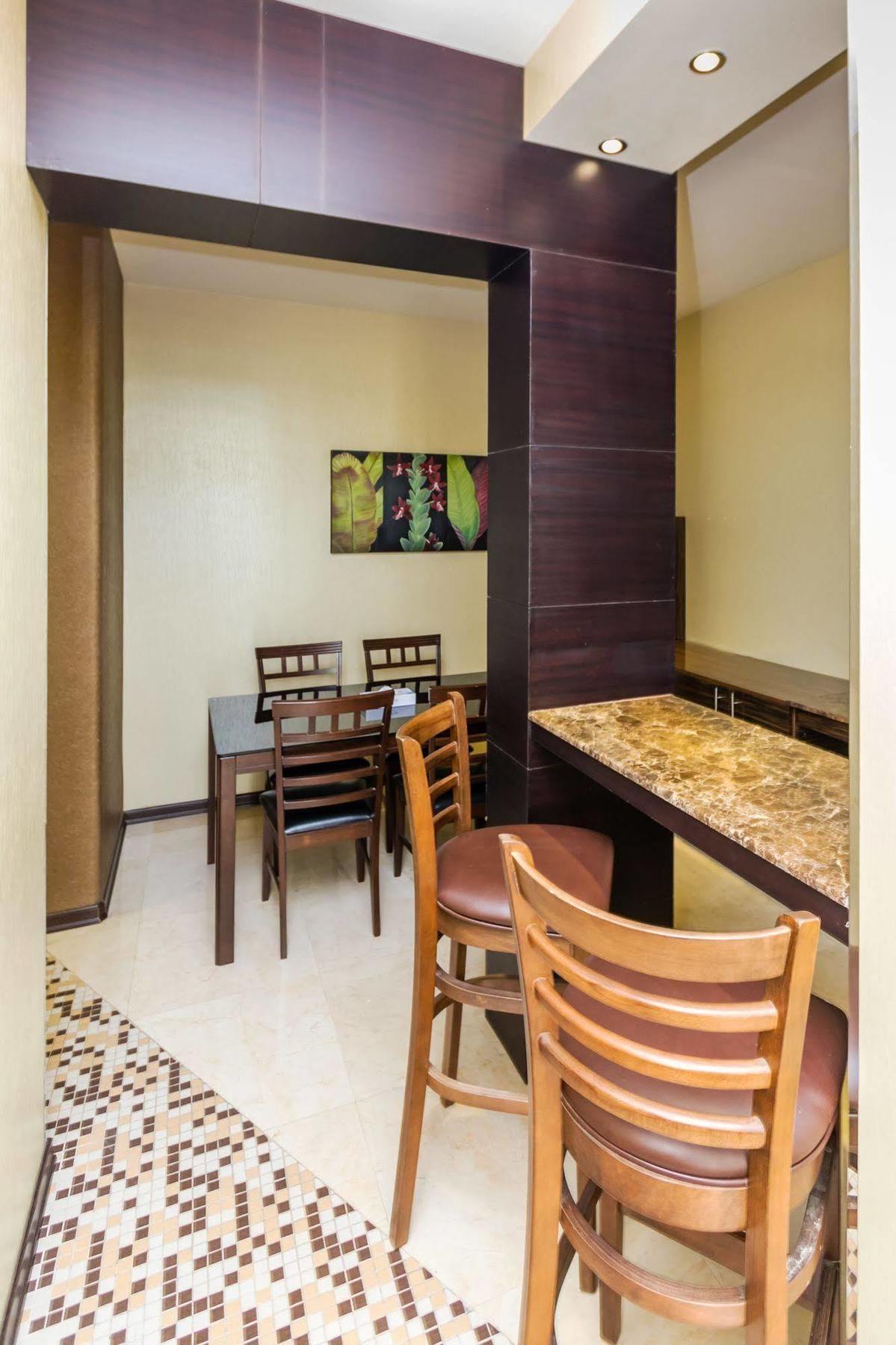Nehal Hotel Abu Dhabi Bagian luar foto