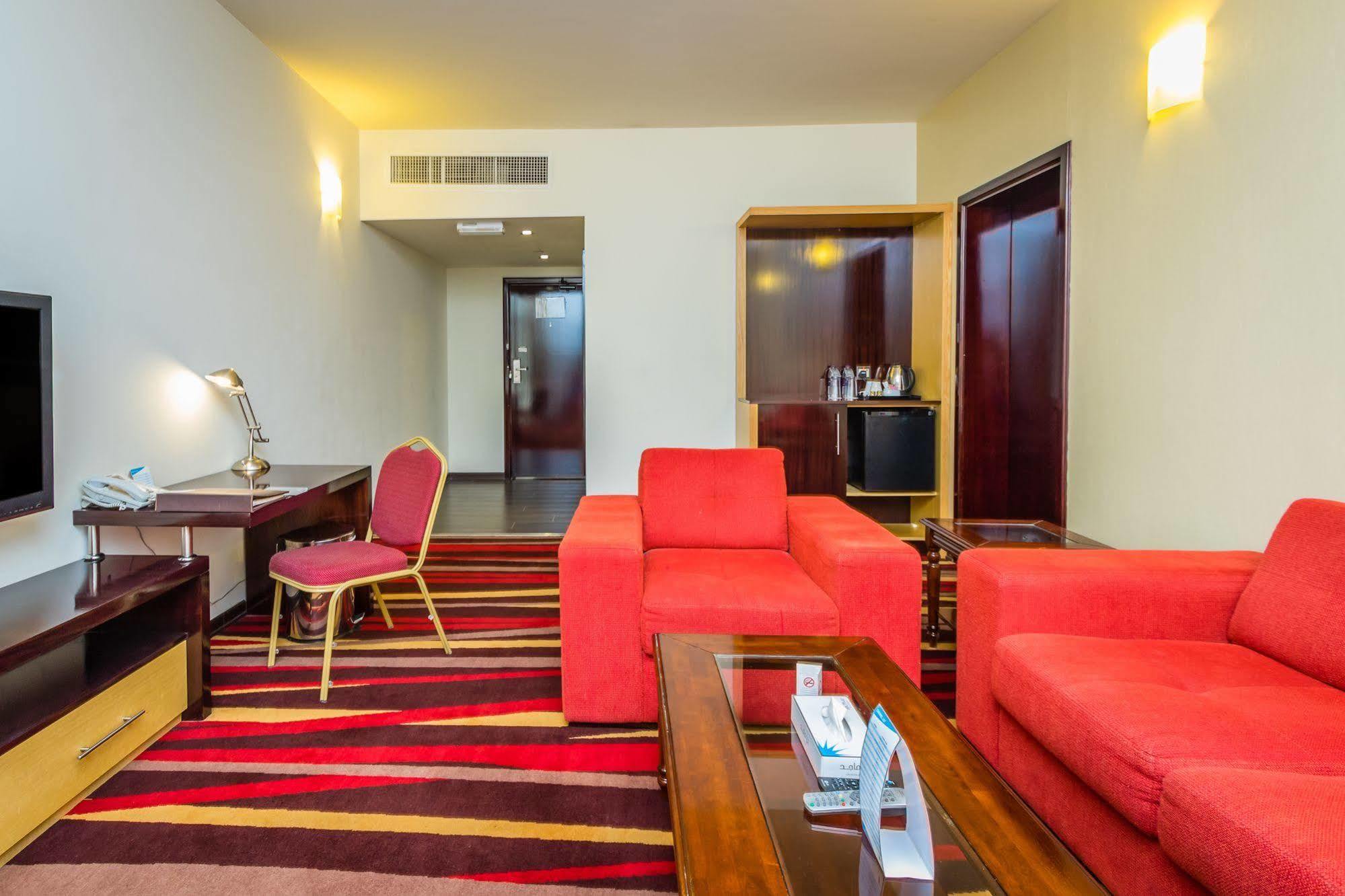 Nehal Hotel Abu Dhabi Bagian luar foto