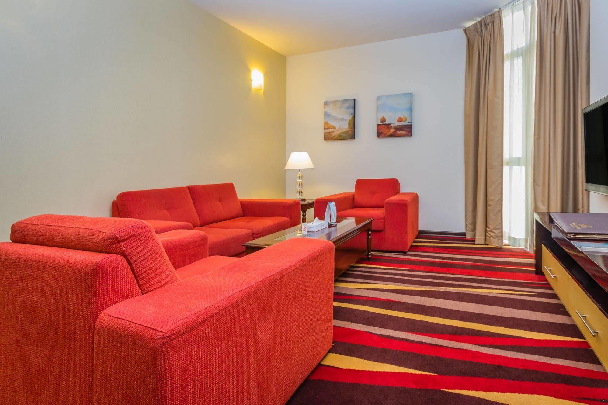 Nehal Hotel Abu Dhabi Bagian luar foto