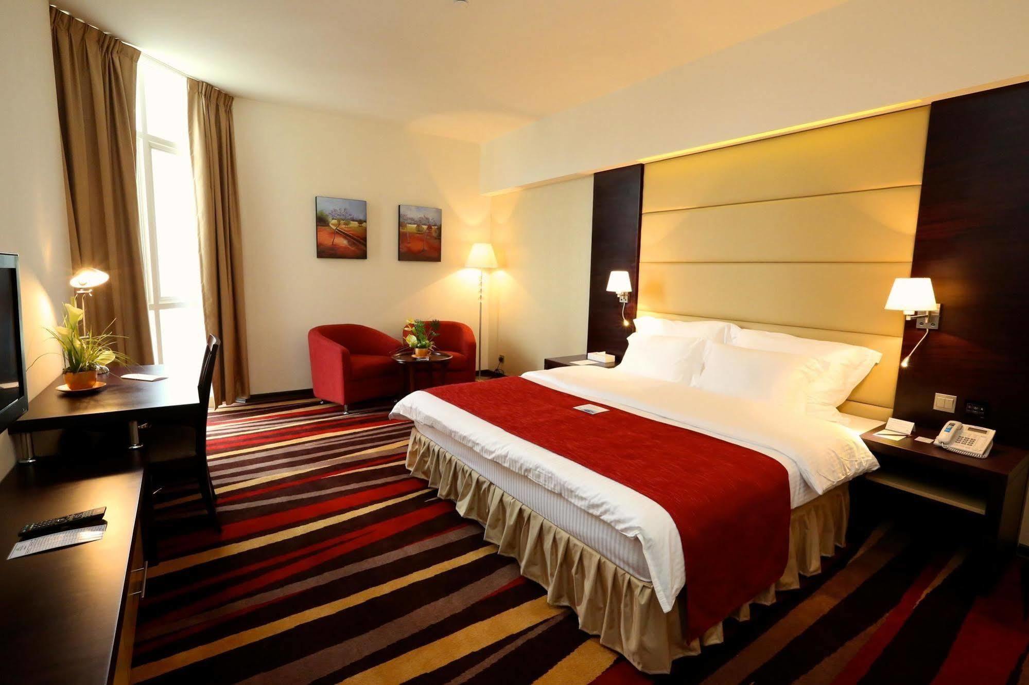 Nehal Hotel Abu Dhabi Bagian luar foto